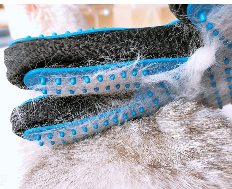 Pet Grooming Glove for Hair Deshedding and Bathing